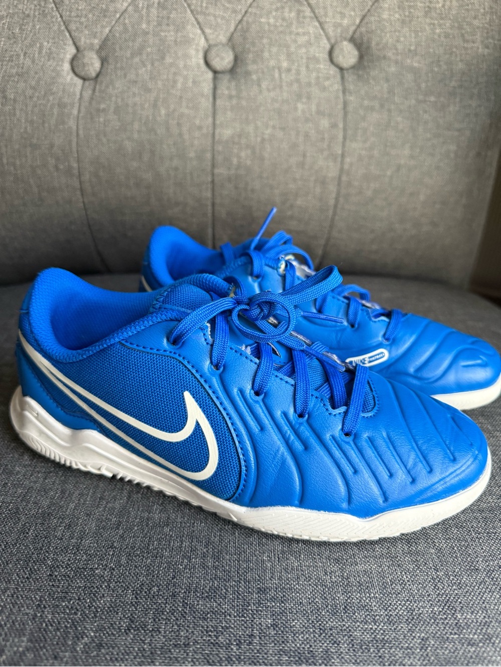 Nike Jr Tiempo Indoor Soccer Shoes Blue Youth Size 2.5